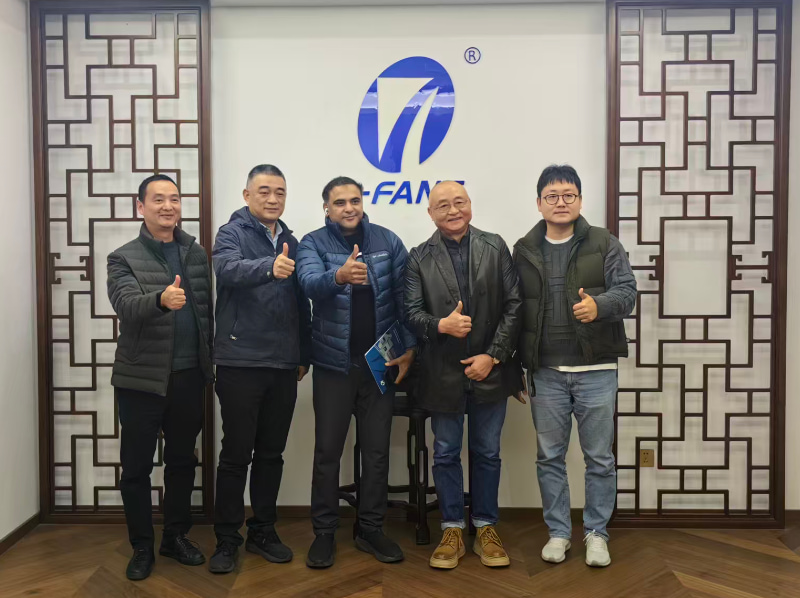 Pakistani Client Explores H-FANG’s Auto Doffing System